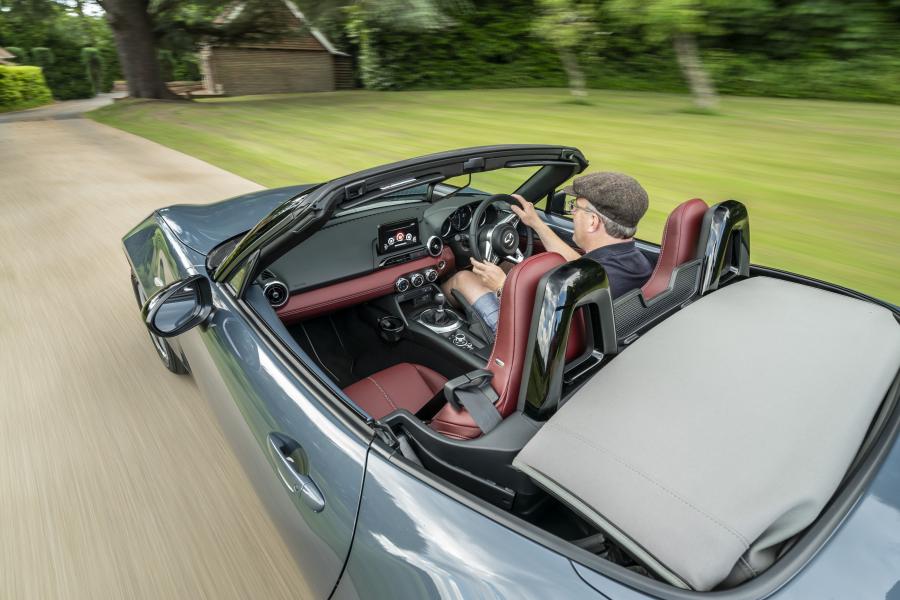  Mazda MX-5 R-Sport (ND) 2020 года  (UK) (фото 71 из 86)